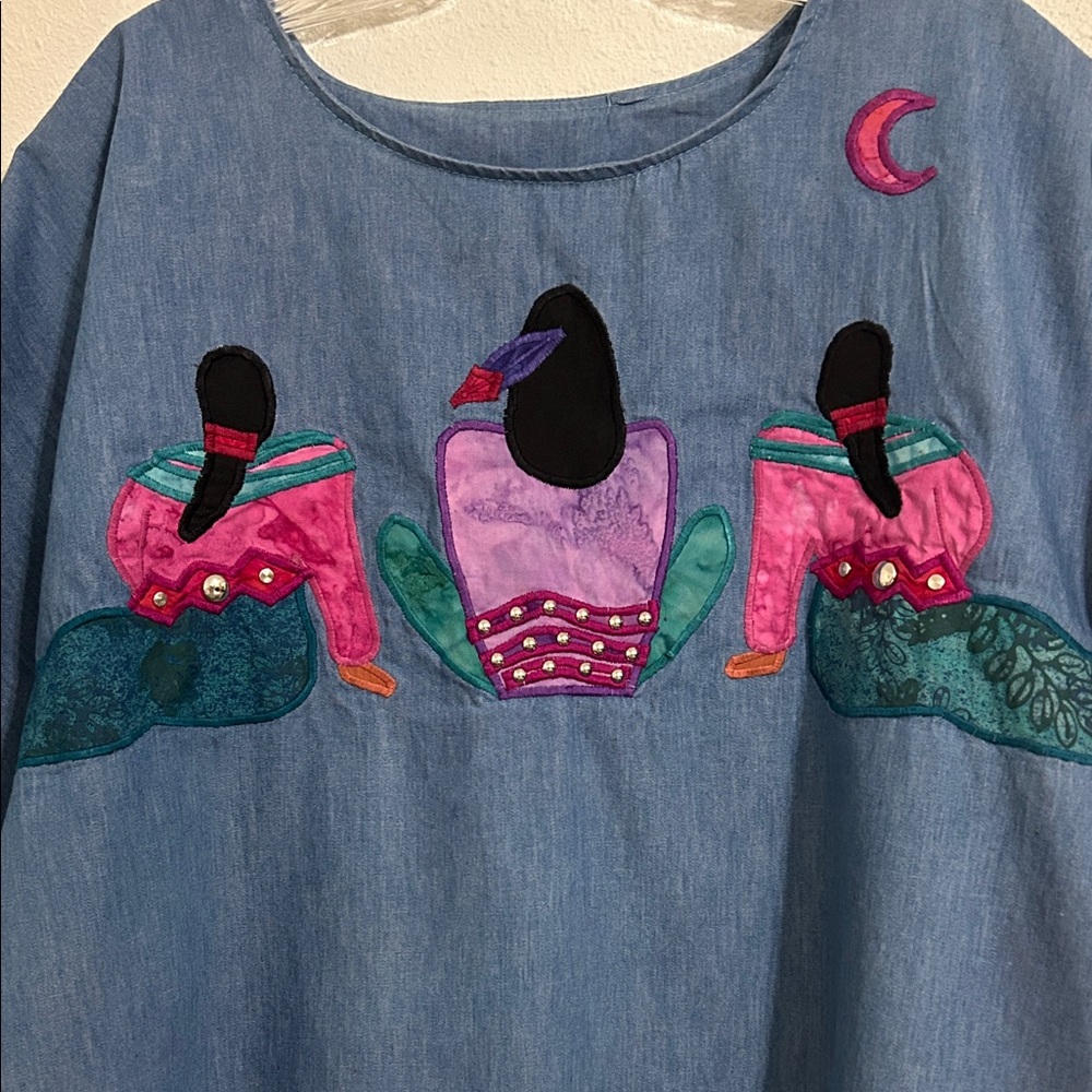Alfredo’s Wife Appliquéd Top. Size XL
